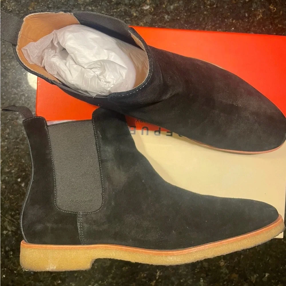 Men's Gray Suede Chelsea Boots